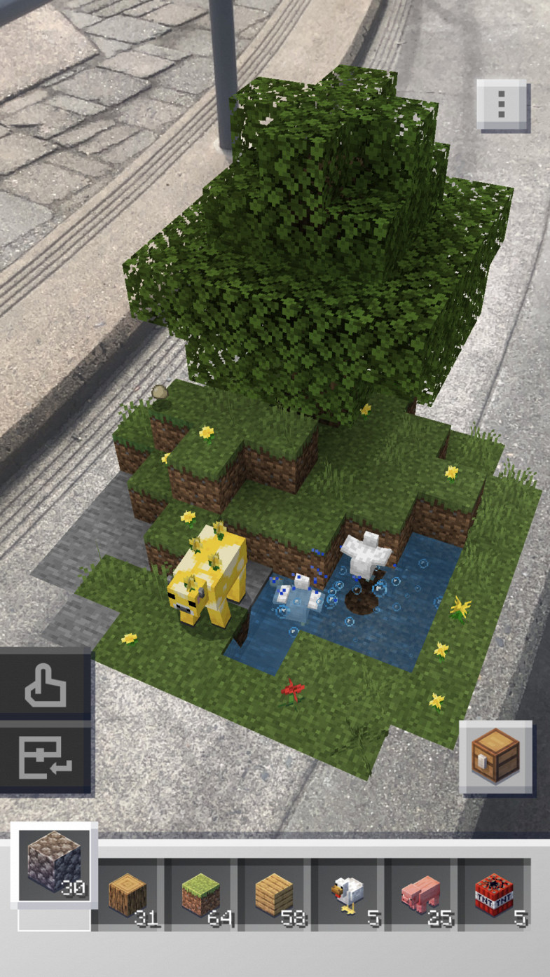 Minecraft Earth Screenshots on iOS 